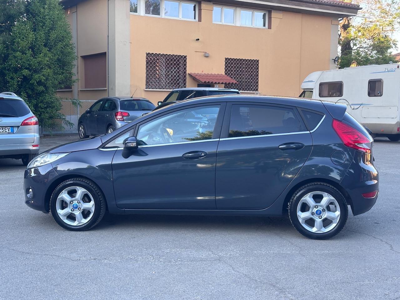 Ford Fiesta 1.4 TDCi 70CV 5 porte Titanium