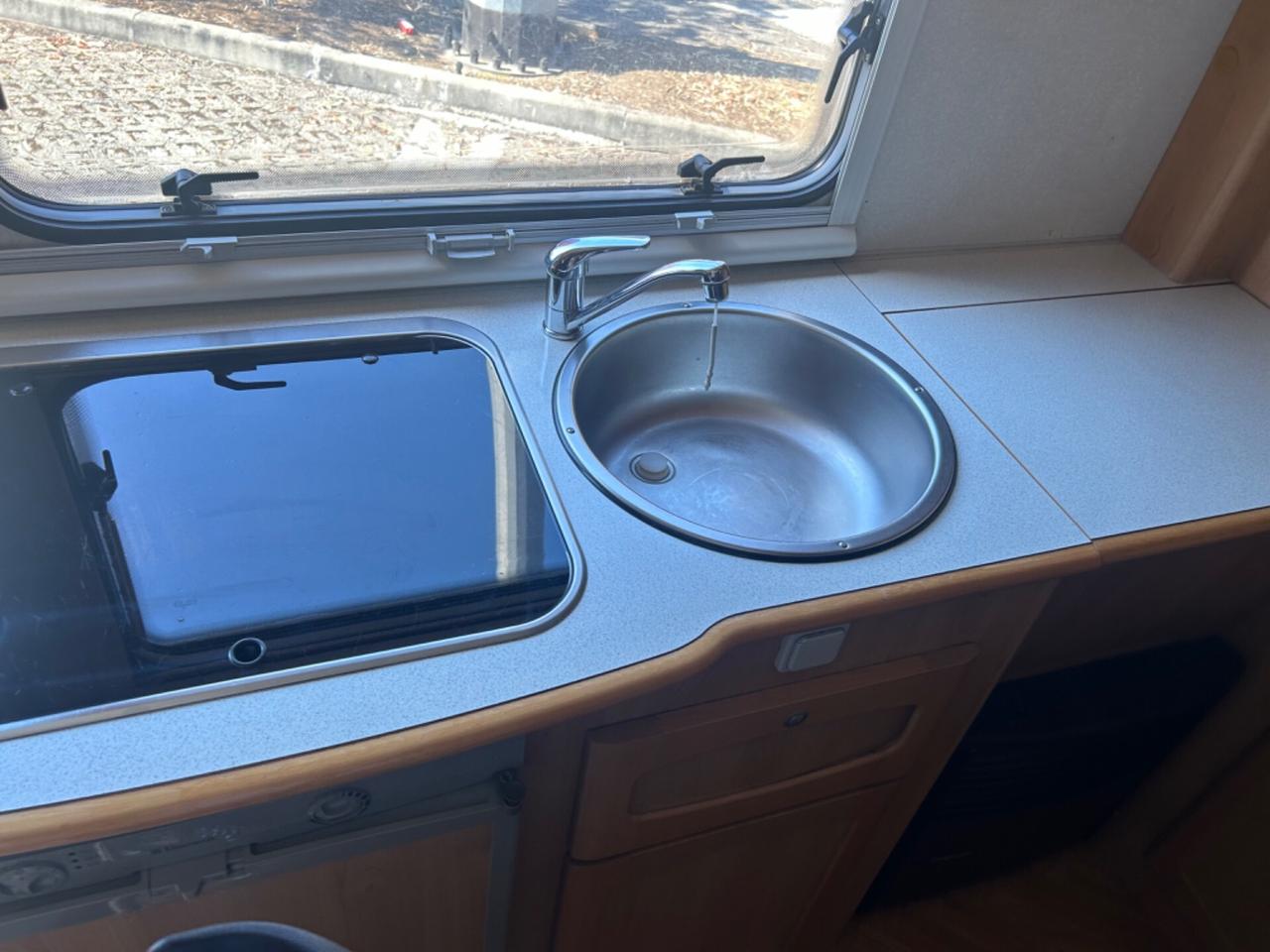 Camper mansardato 6 posti Mc louis