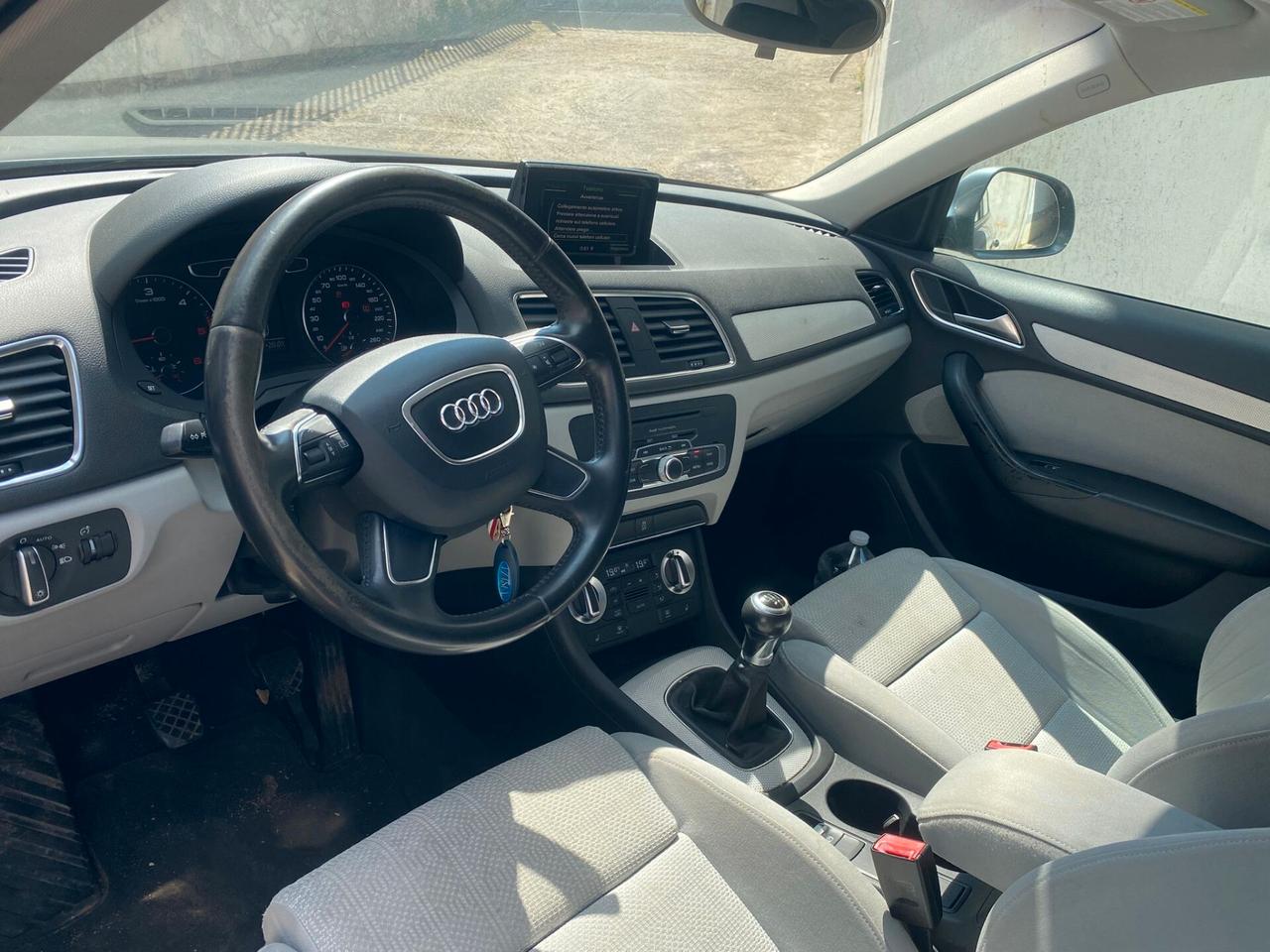 Audi Q3 2.0cc diesel (PRIVATO)-2012