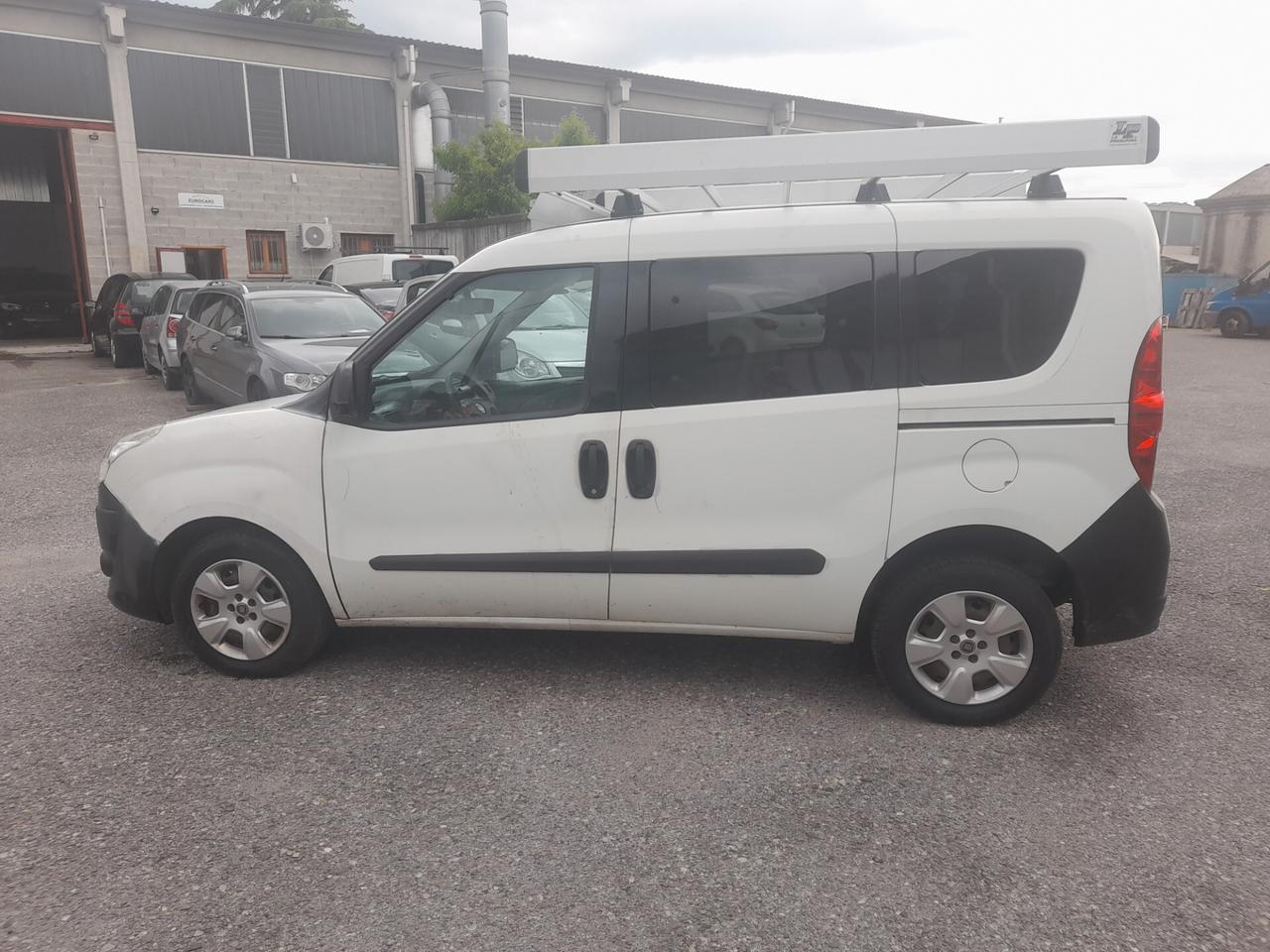 Fiat doblo 5 posti finestrato autocarro