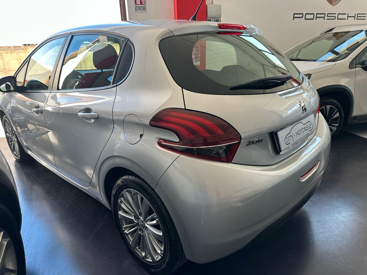Peugeot 208 PureTech 82 5 porte Allure