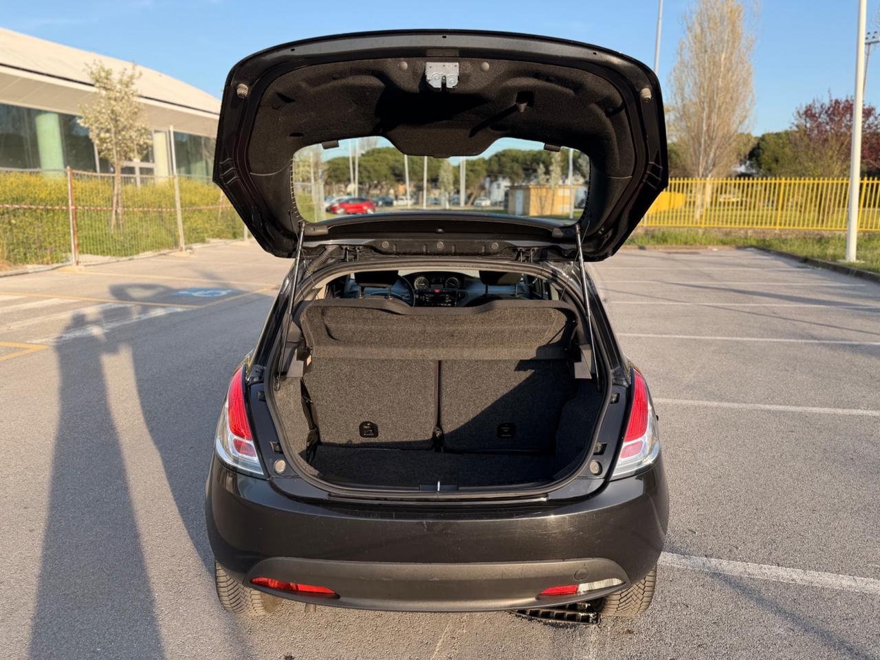 Lancia Ypsilon 1.0 FireFly 5 porte S&S Hybrid Alberta Ferretti