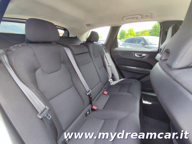 VOLVO XC60 B4 (d) AWD Geartronic Momentum Pro