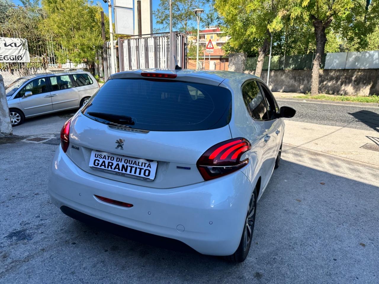 Peugeot 208 BlueHDi 75 5 porte Allure