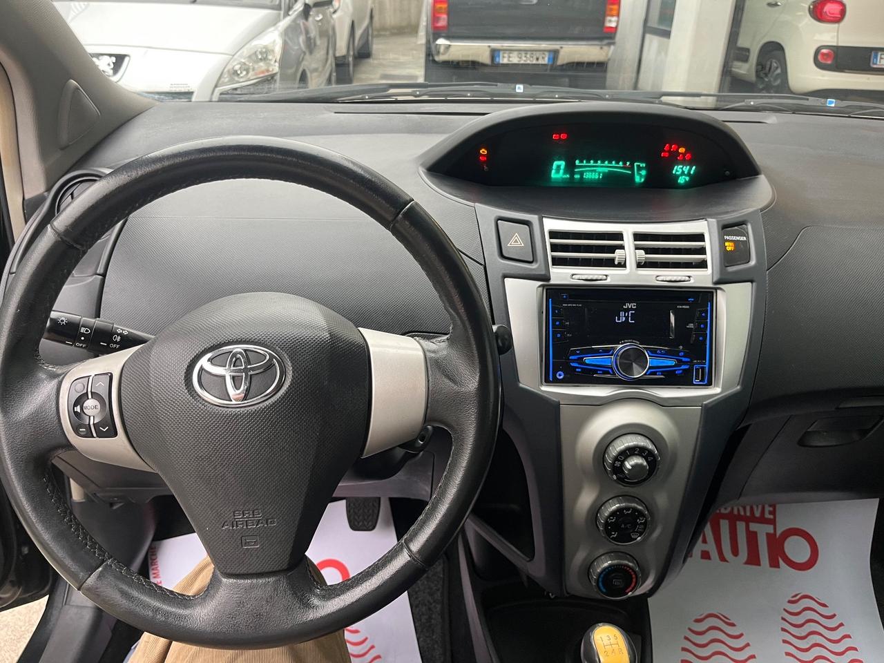 Toyota Yaris 1.0 3 porte Sol