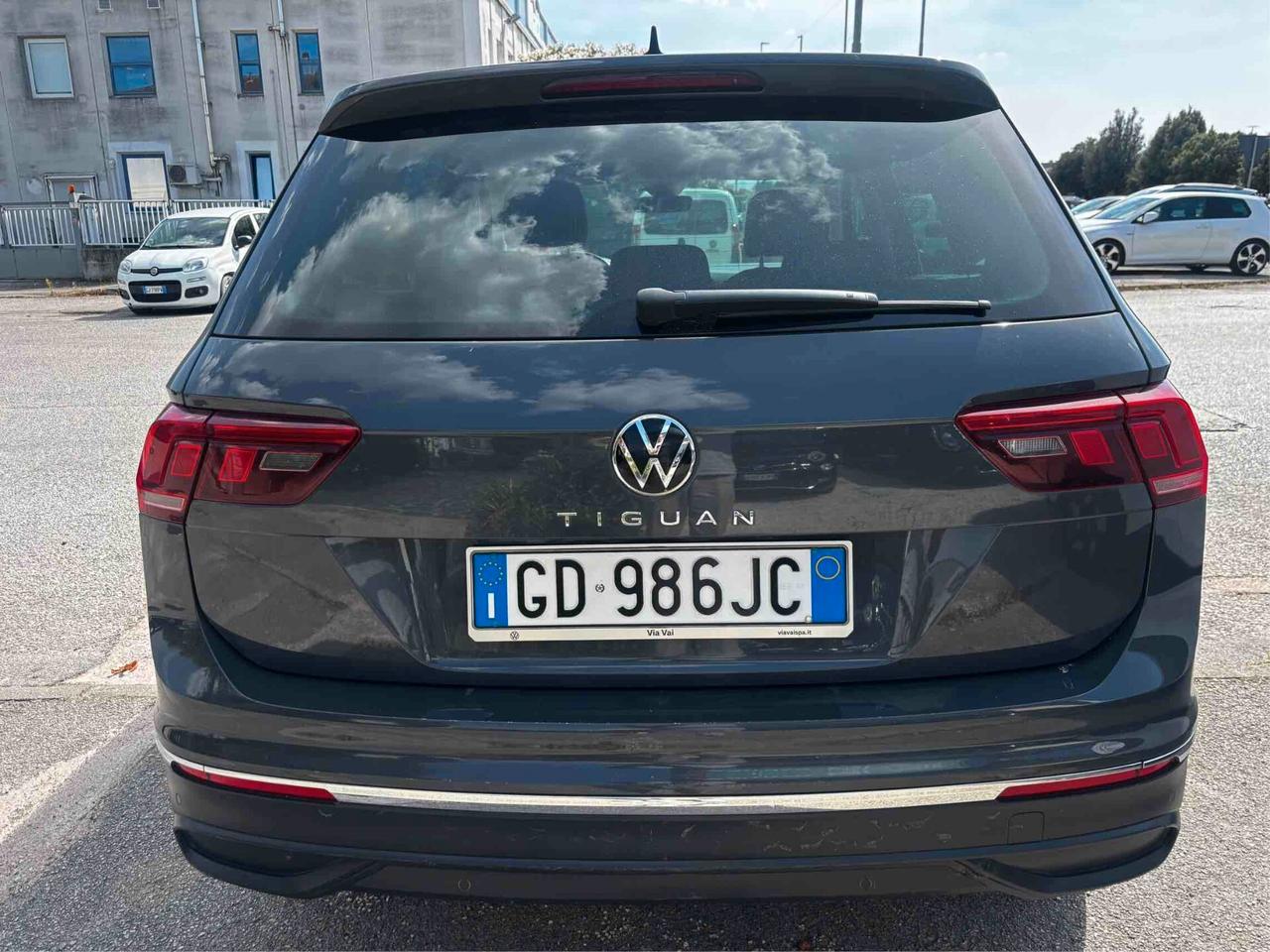 Volkswagen Tiguan 2.0 TDI SCR DSG Business BlueMotion Technology