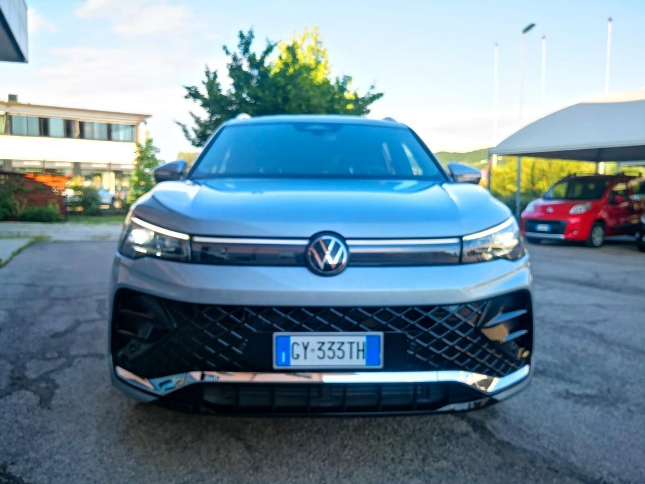 Volkswagen Tiguan 2.0 TDI 150 CV DSG R-Line ***GARANZIA VW***