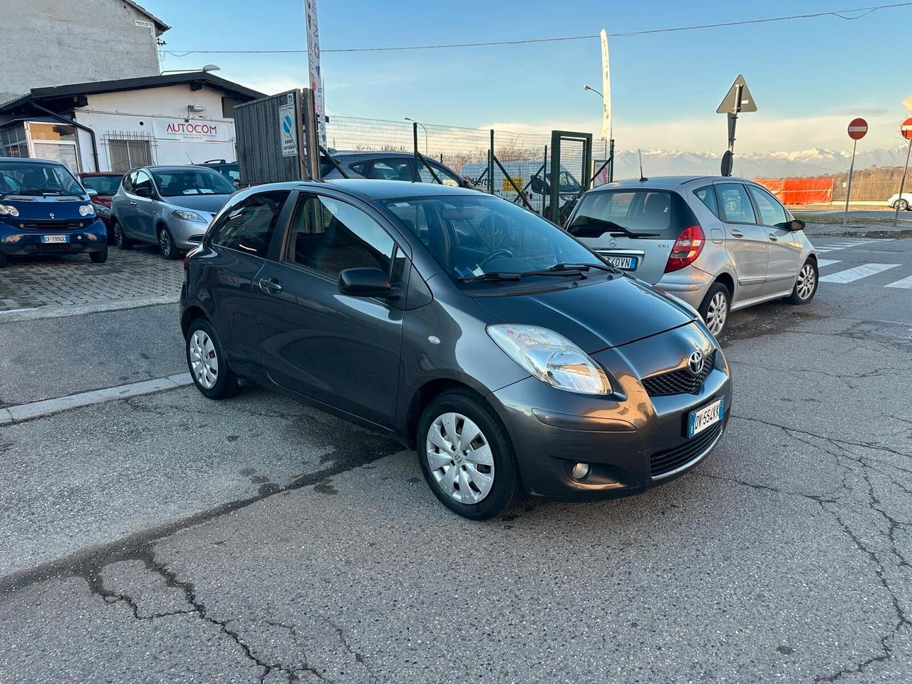 Toyota Yaris 1.0 3 porte Sol