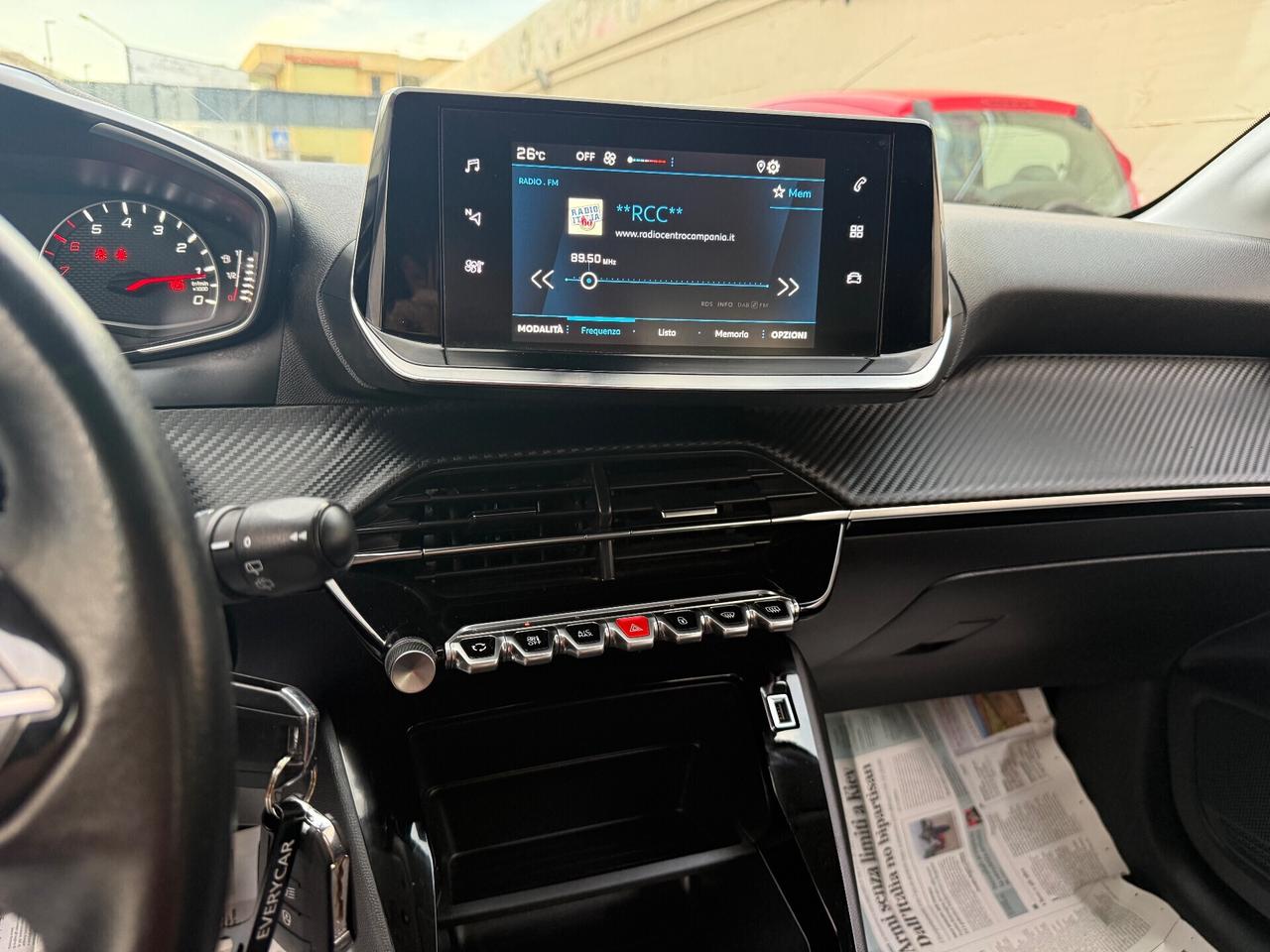 Peugeot 208 1.2benzina - 2020