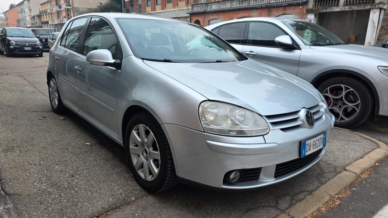 Volkswagen Golf 1.6 16V FSI 5p. Comfortline