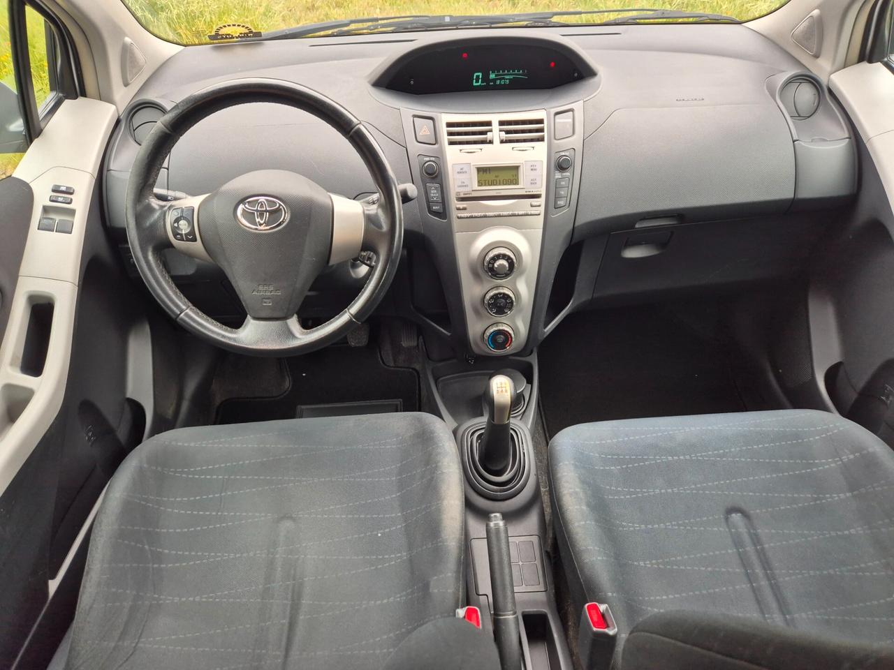 Toyota Yaris 1.0 benzina 5 porte