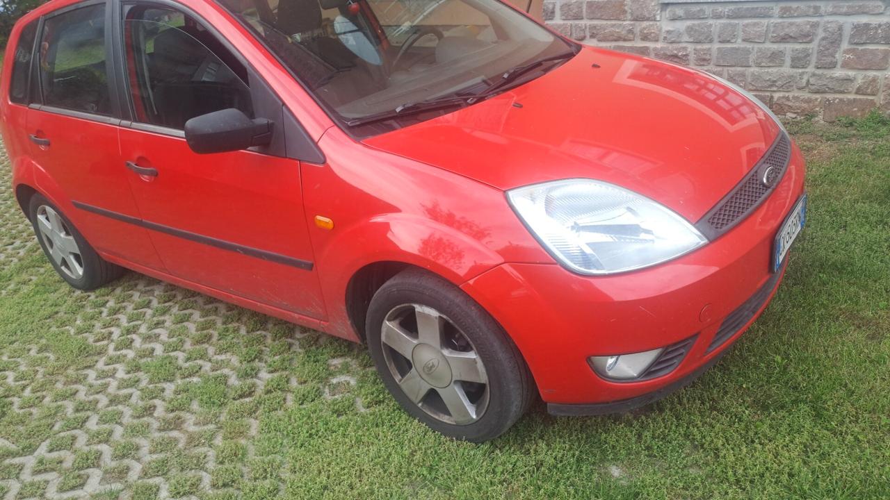 Ford Fiesta 1 2 benzina