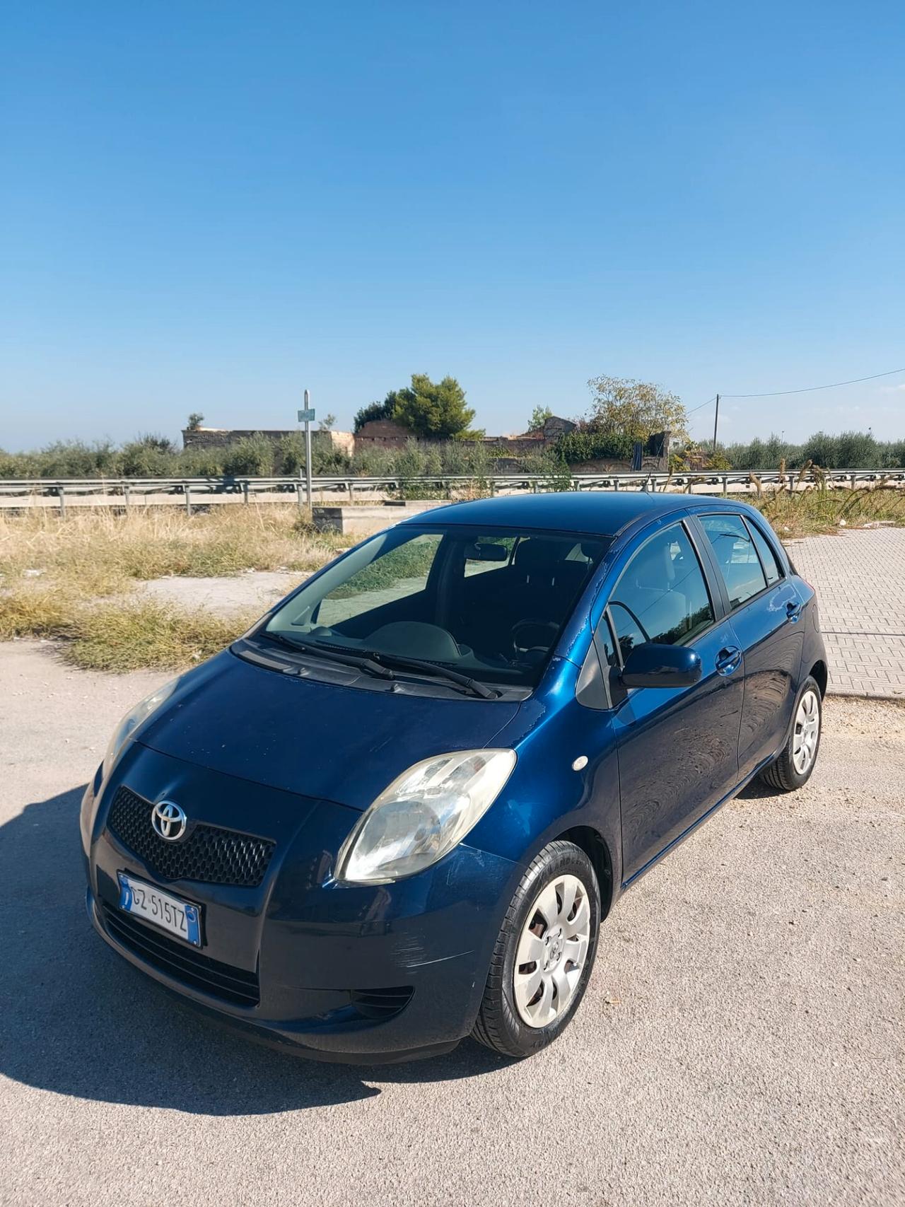 Toyota Yaris 1.0 5 porte Sol
