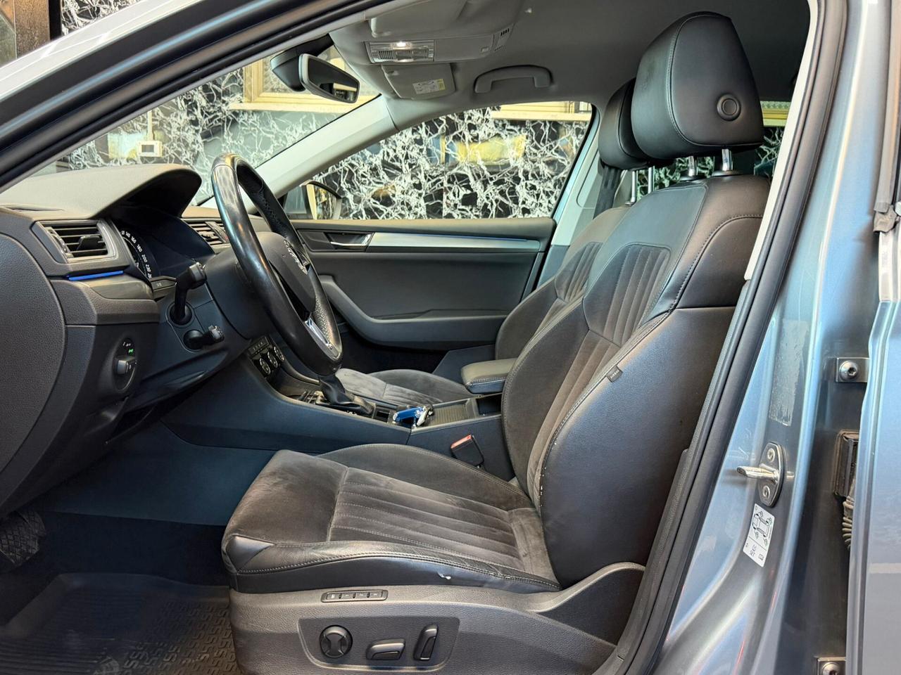 Skoda Superb 2.0 TDI DSG Wagon Ambition