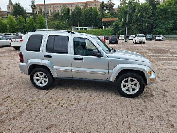 Jeep Cherokee valutiamo usato /scambio