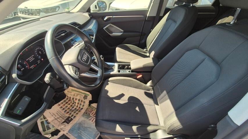 Audi Q3 35 TDI S tronic line - 2020