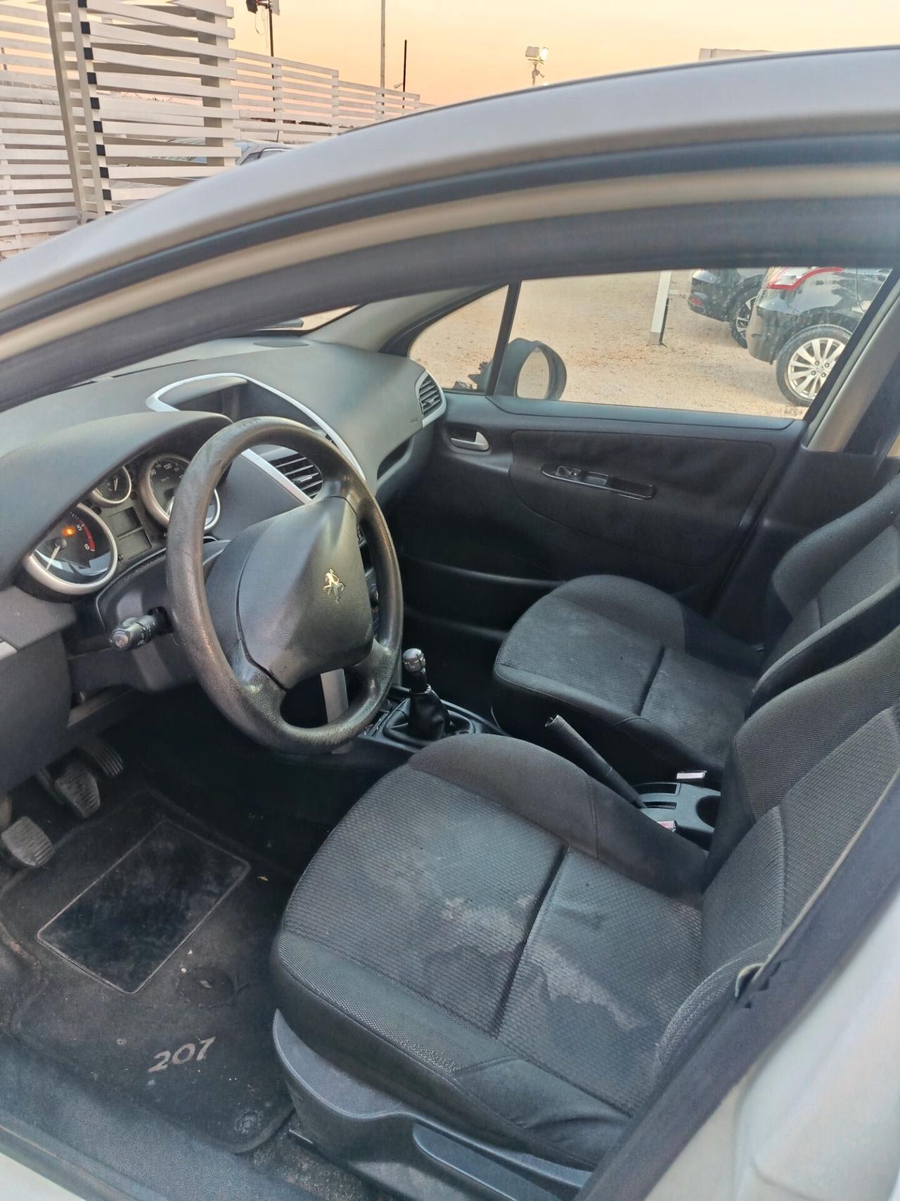 Peugeot 207 1.4 HDi 70CV 5p. Energie