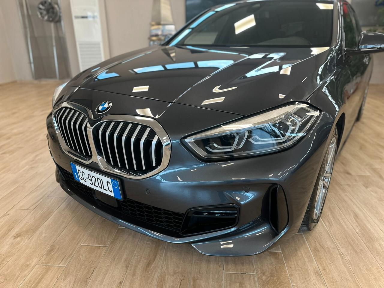Bmw 118 118d 5p. Msport