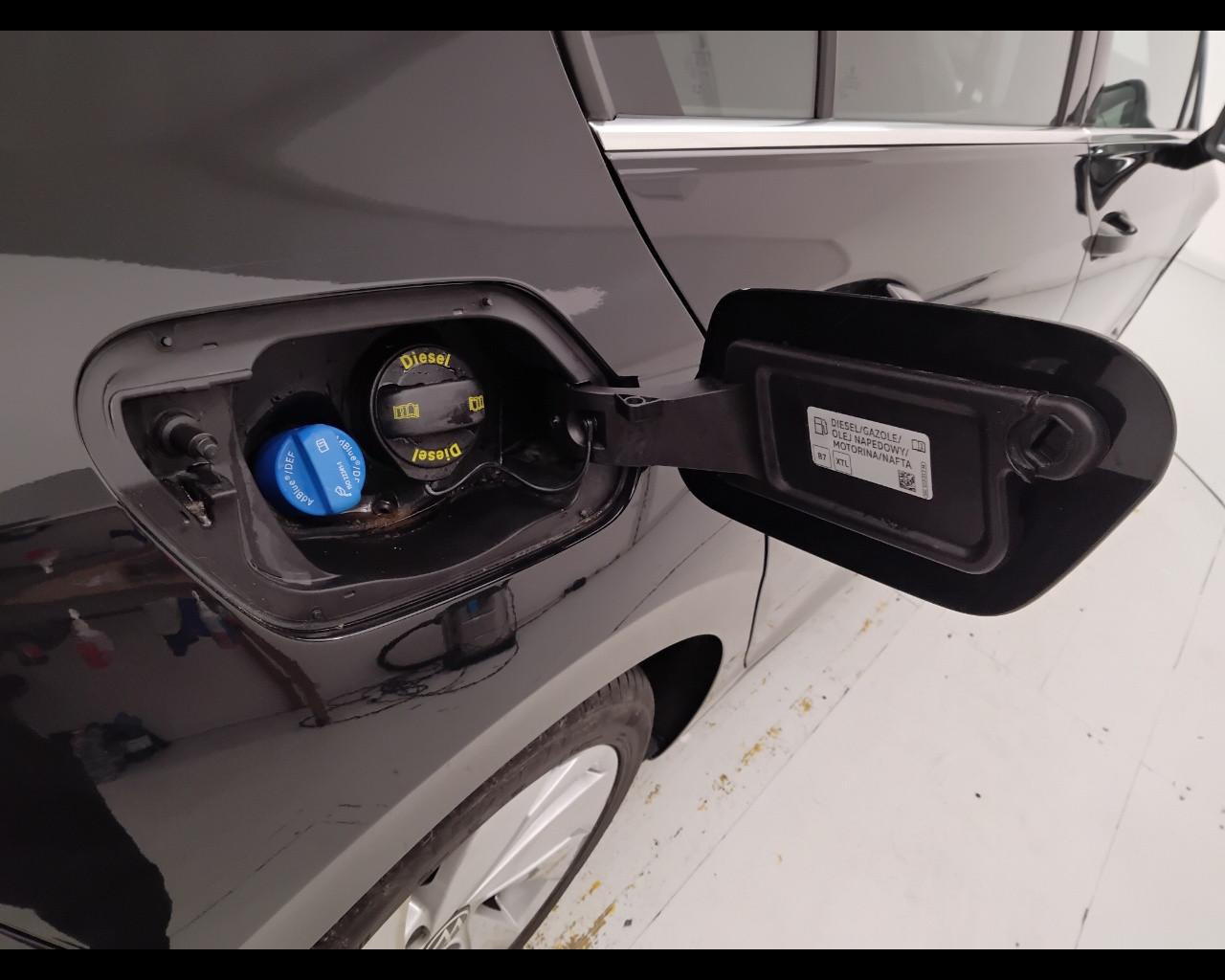 VOLKSWAGEN Golf VIII 2024 - Golf 2.0 tdi Life 150cv dsg