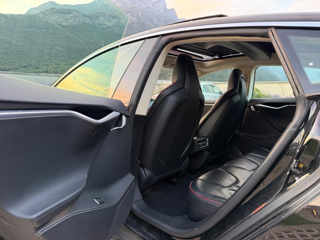 Tesla Model S P85 ,,RICARICA SC01 GRATIS A VITA”