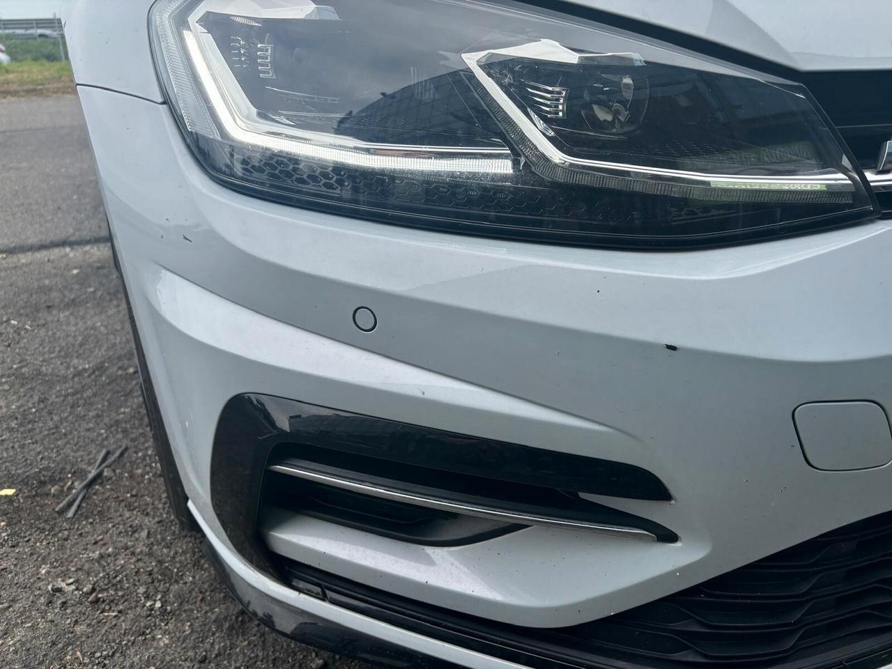 Volkswagen Golf 1.5 TSI 5p. R-line