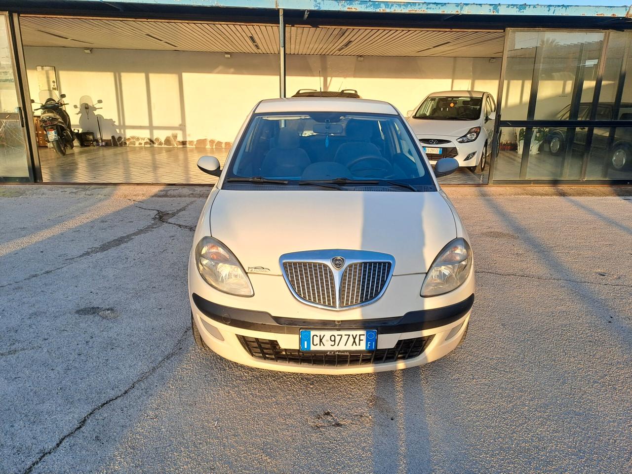 Lancia Ypsilon 1.2 16V Argento