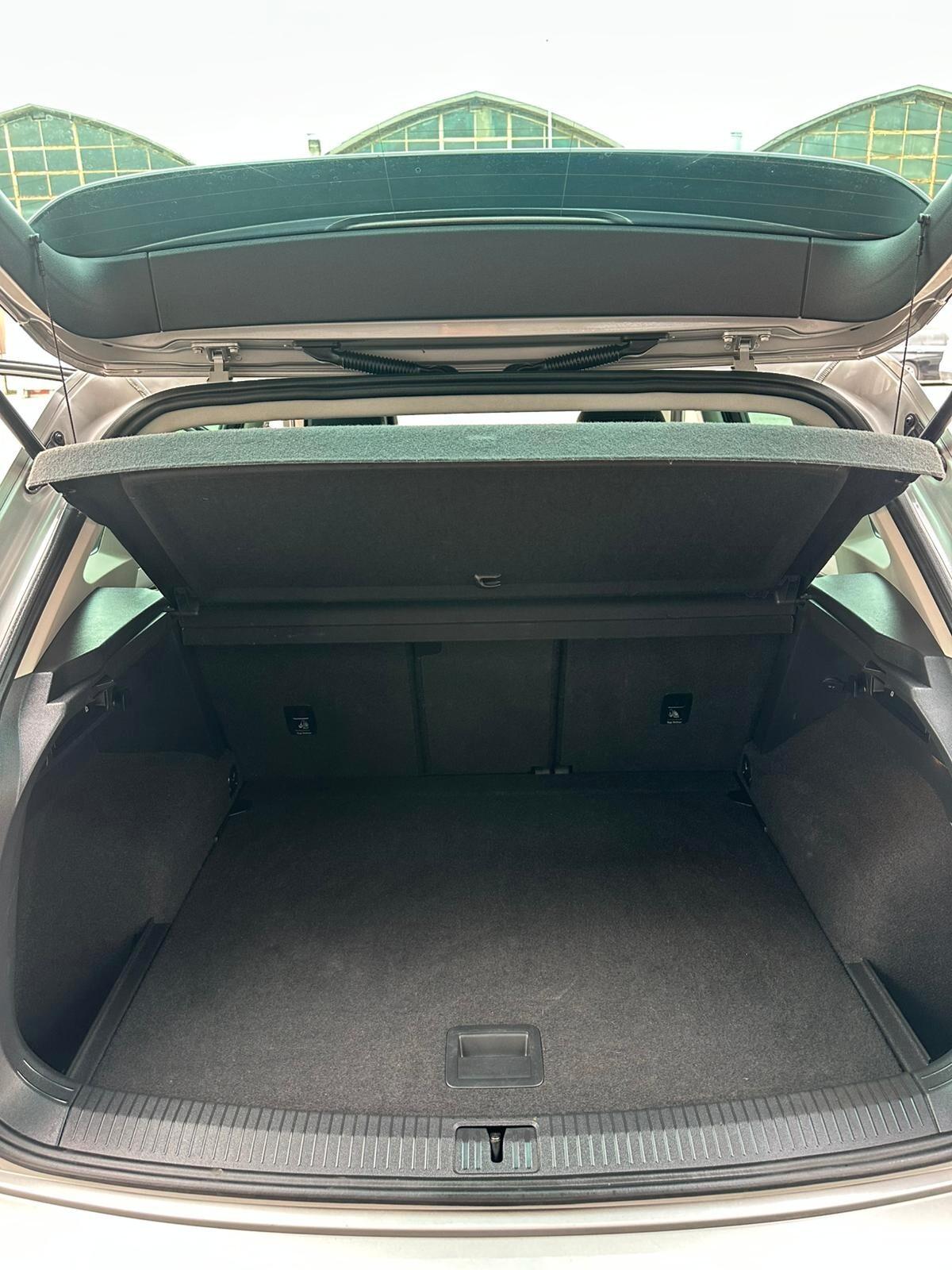 Volkswagen Tiguan 2.0 TDI SCR DSG R-LINE