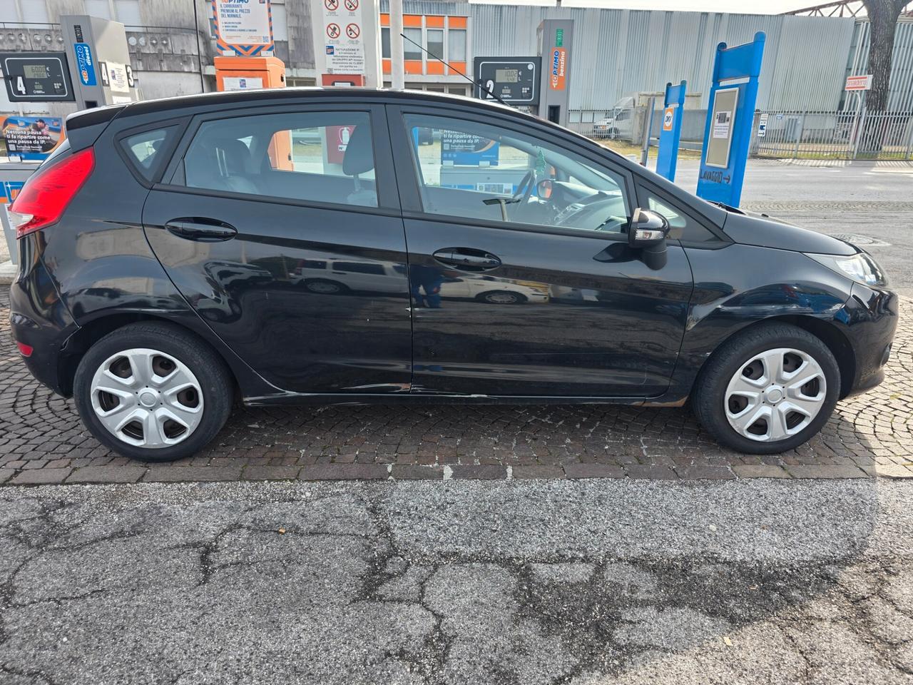 Ford Fiesta 1.2 82 CV 5 porte Titanium con 239.000km Neopatentati ok