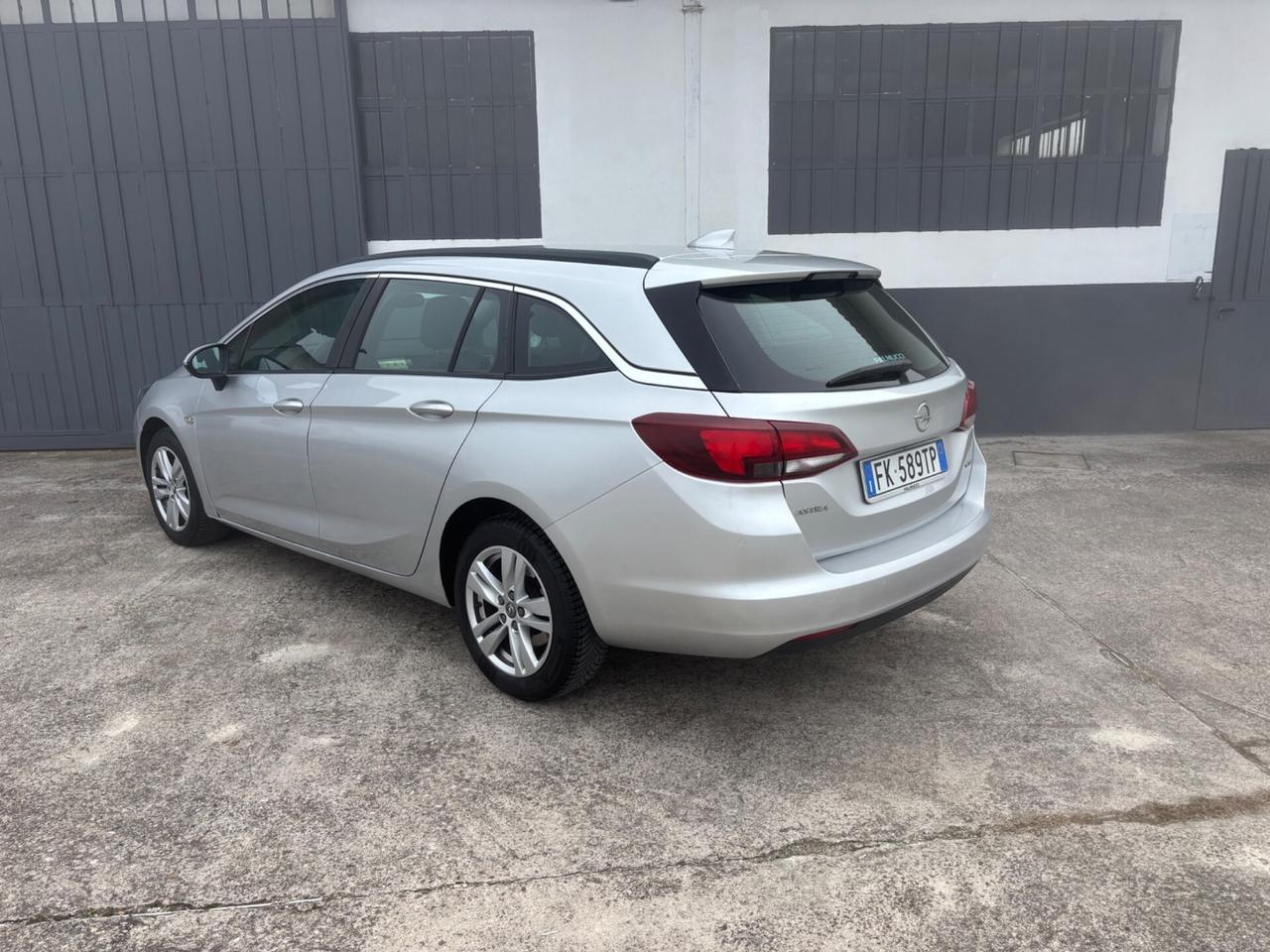 Opel Astra 1.6 CDTi 136CV aut. Garanzia. Neopatentati