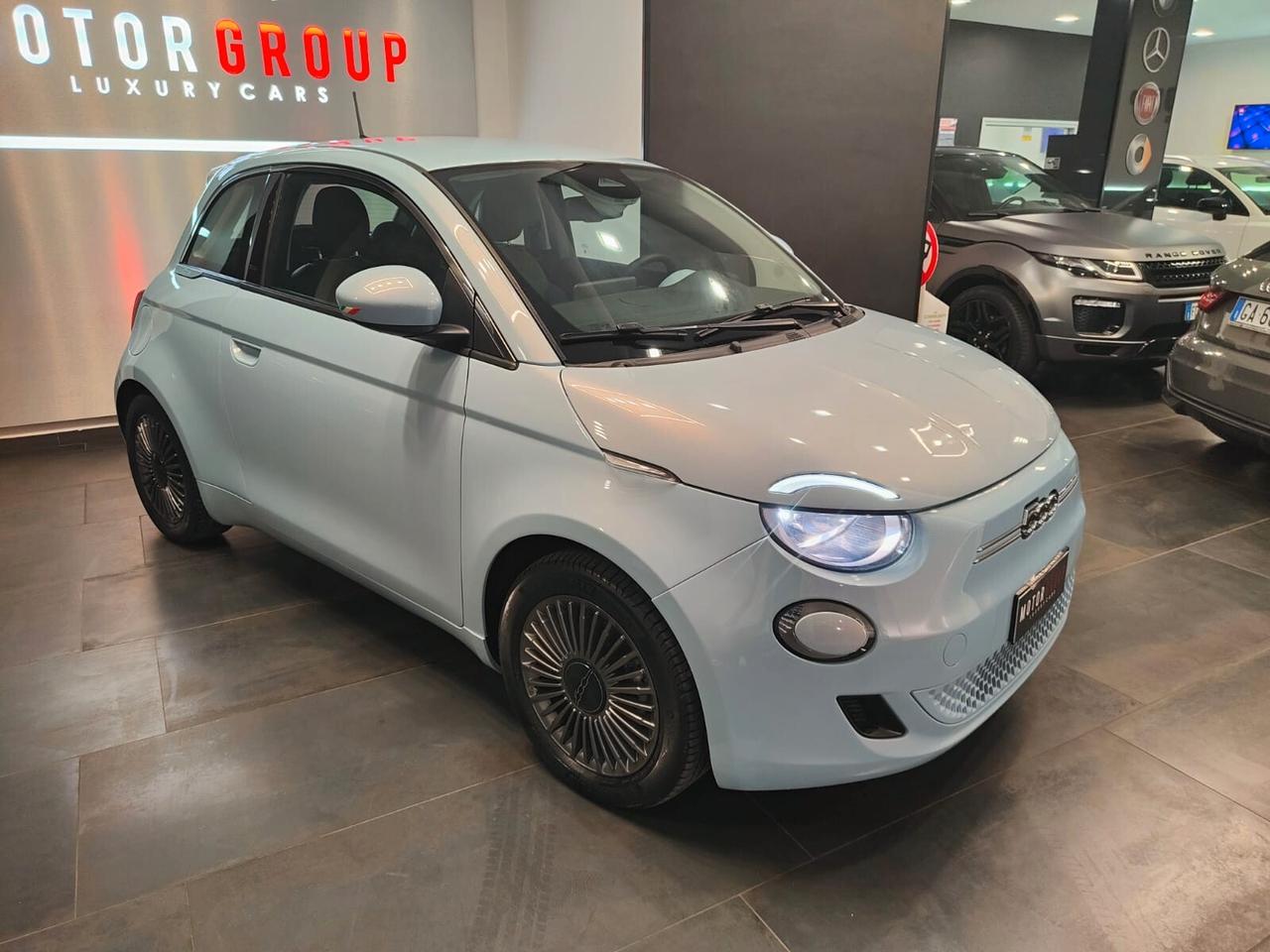 Fiat 500e Berlina 42 kWh La Prima
