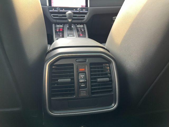 PORSCHE Macan 2.0 T