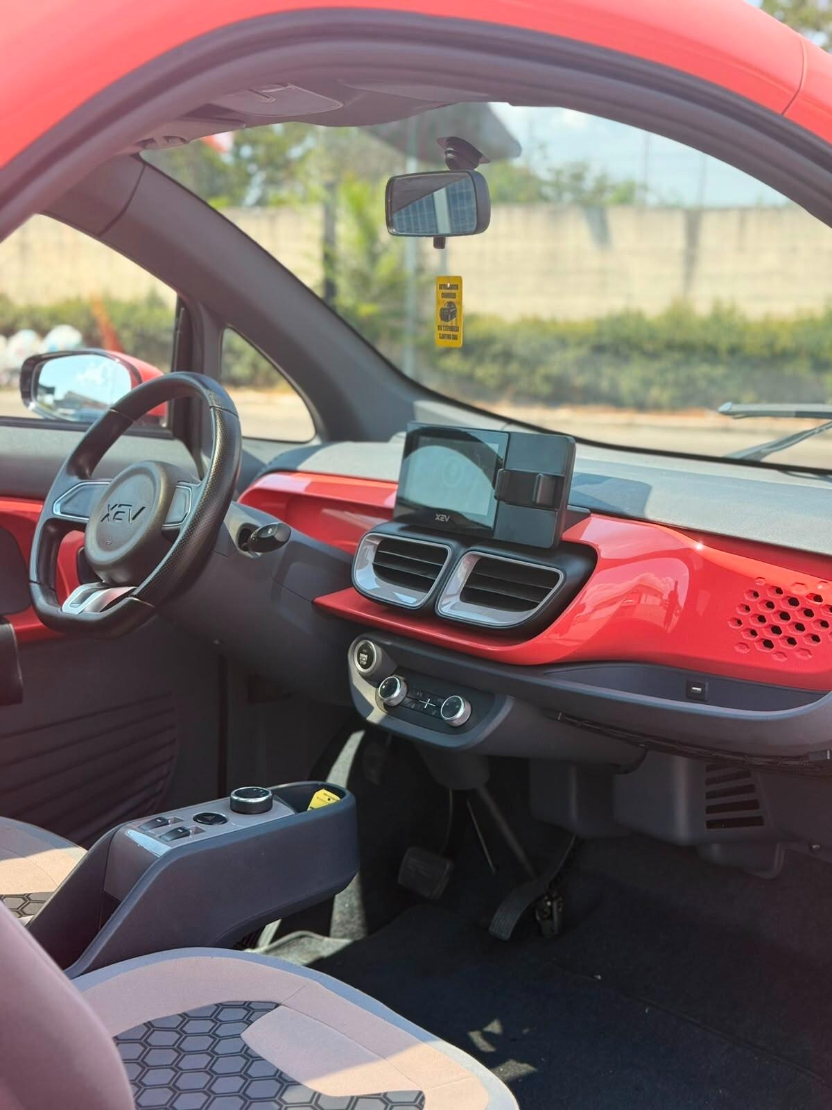 Xev Yoyo premium km 0 iva esposta piu colori 24 mesi garanzia