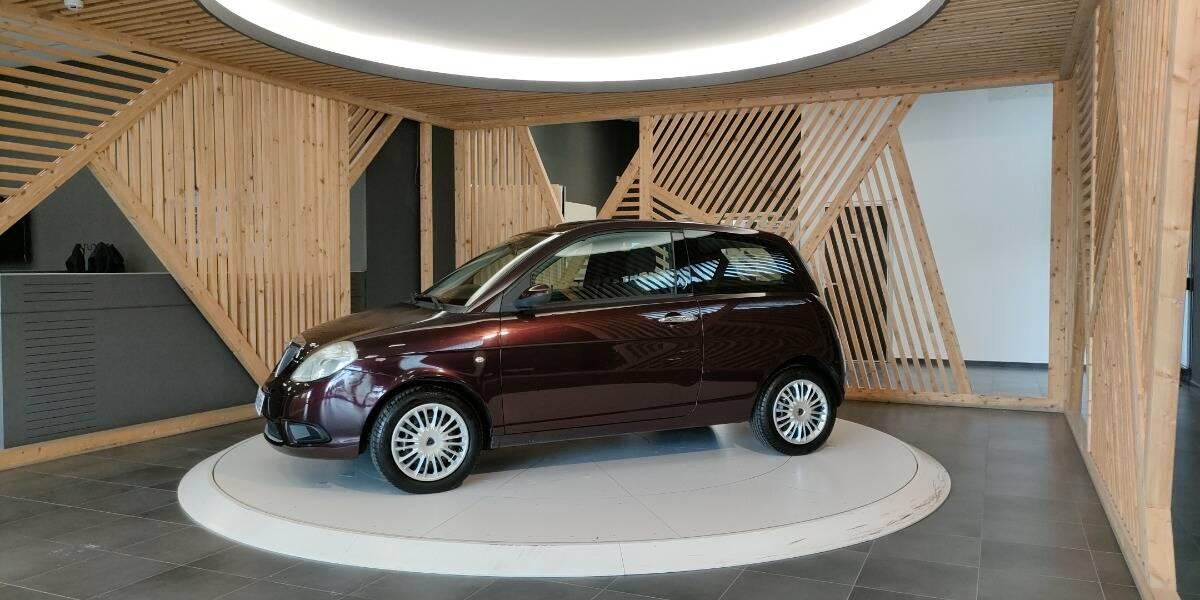 Lancia Ypsilon 1.2 8v New Oro (oro)