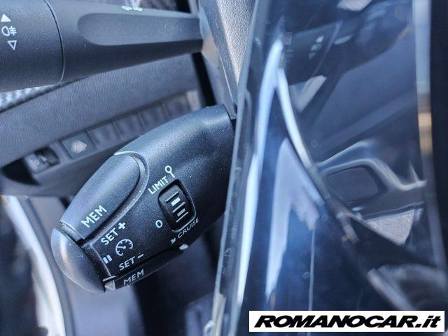 PEUGEOT 2008 PureTech 100 Active
