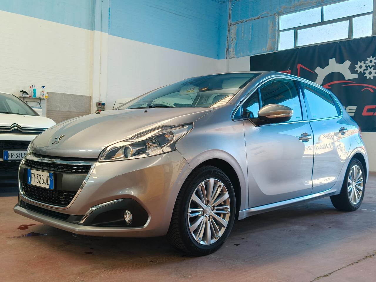 Peugeot 208 anno 2019 full optional