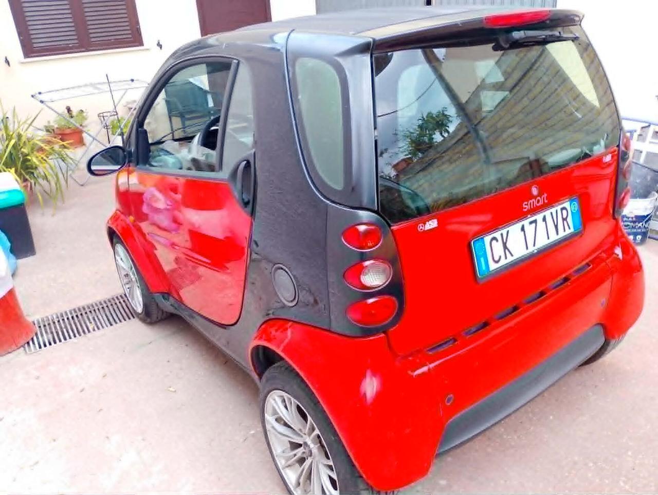 Smart 700 city-coupé pure (45 kW)