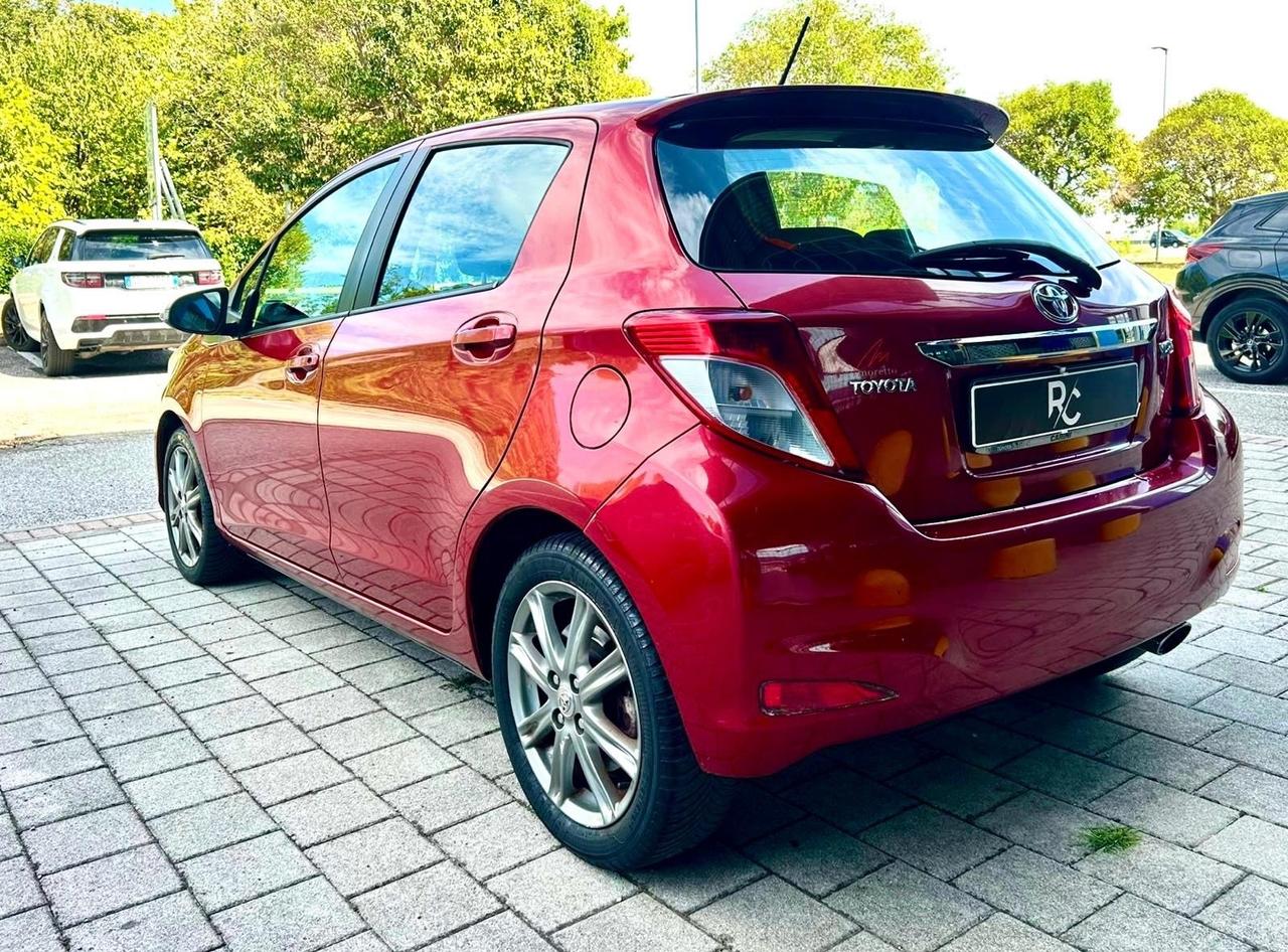 Toyota Yaris 1.3 benzina Neopatentati