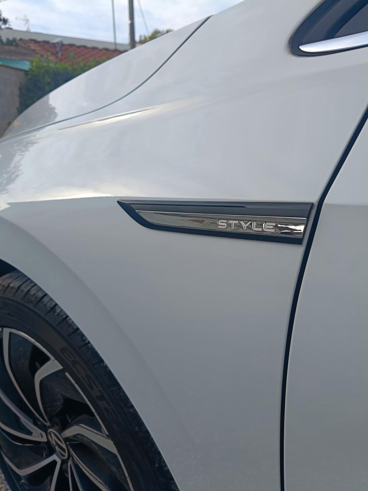 Volkswagen Golf 1.5 TGI DSG Style