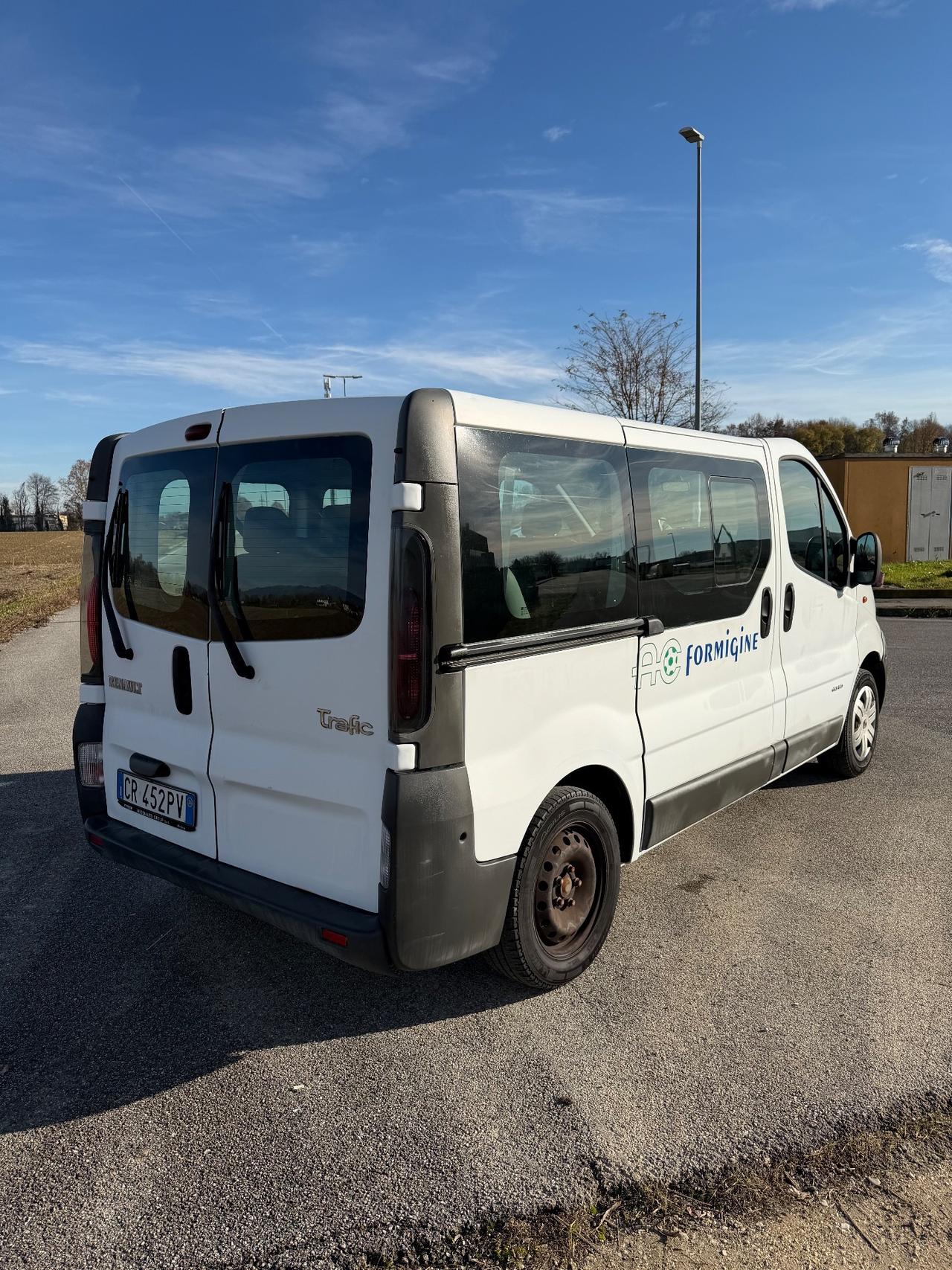 Renault Trafic T29 1.9 dCi/80 9 posti