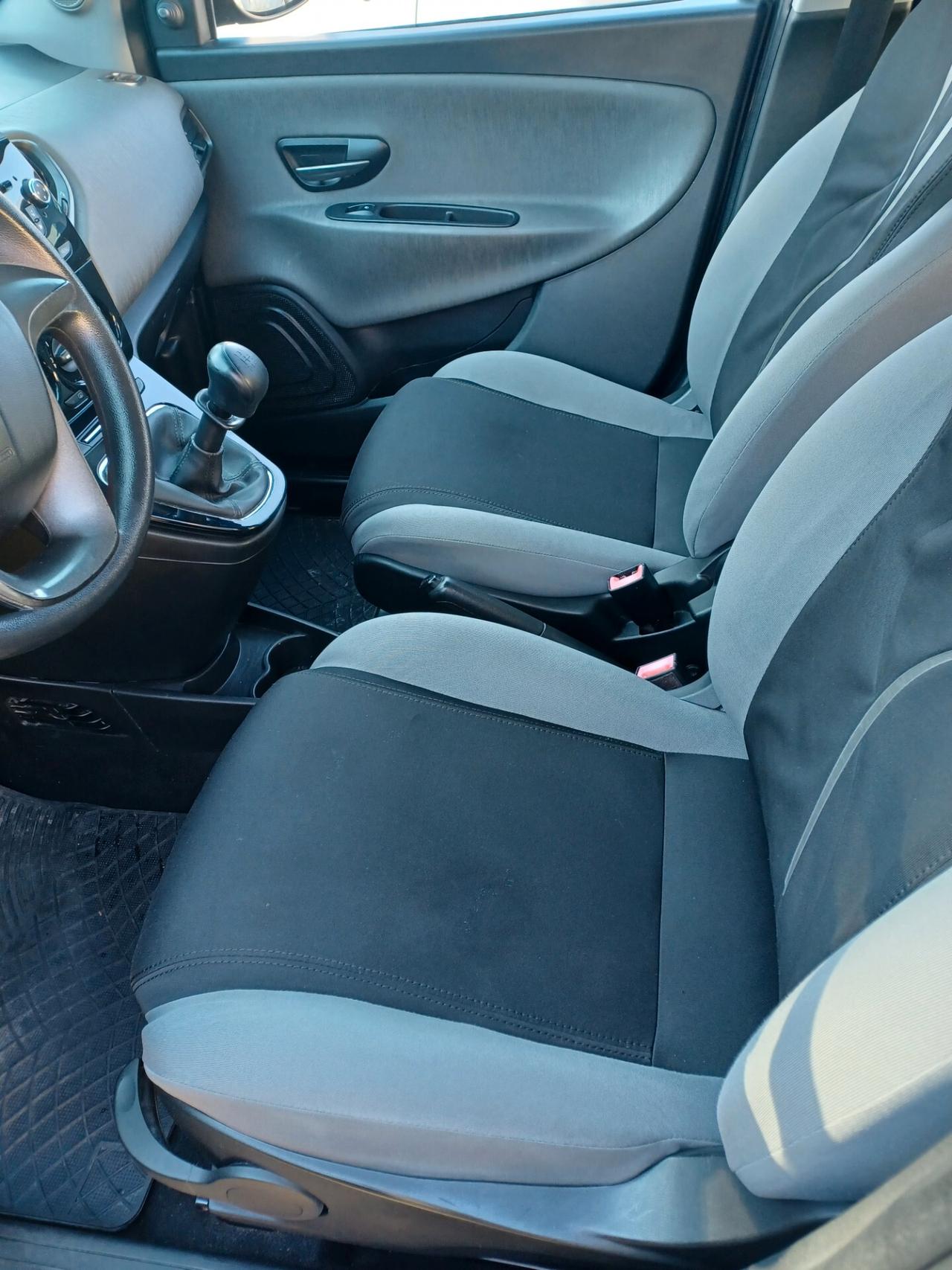 Lancia Ypsilon 1.2 5 porte solo 49000 km