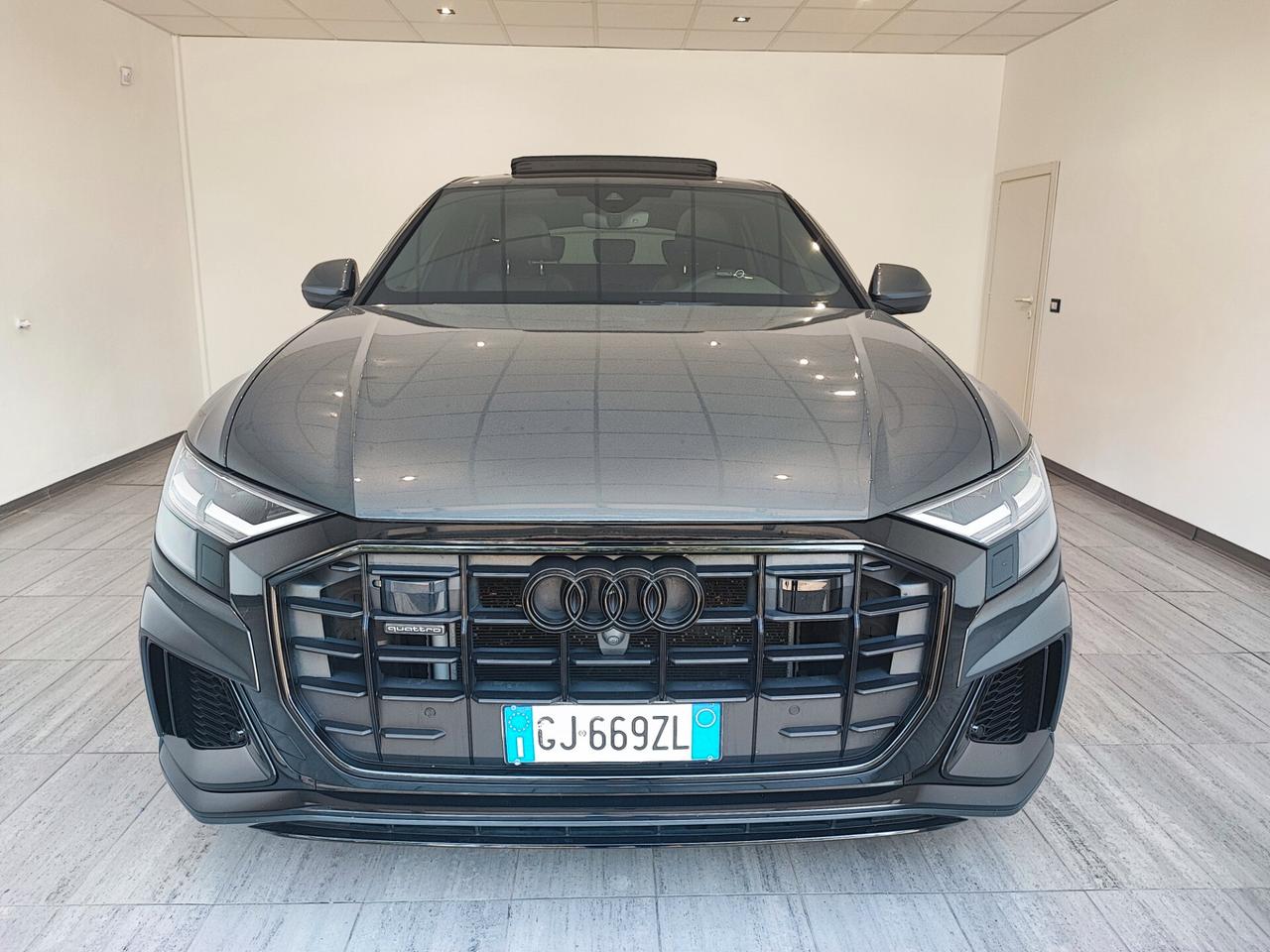 Audi Q8 55 TFSI e quattro tiptronic Sport