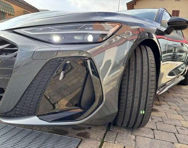 Audi A6 Avant TDI 150 kW S tronic S line edition MATRIX