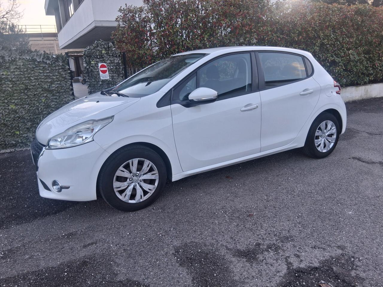 Peugeot 208 1.2 VTi 82 CV 5 porte Allure