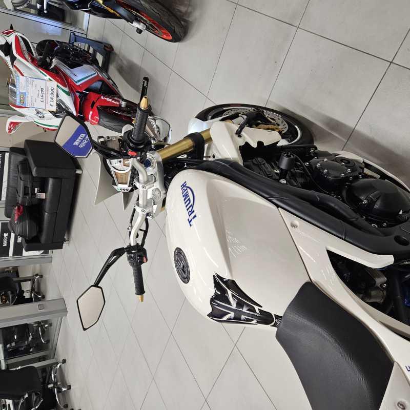 Triumph Speed Triple 1050 - 2005
