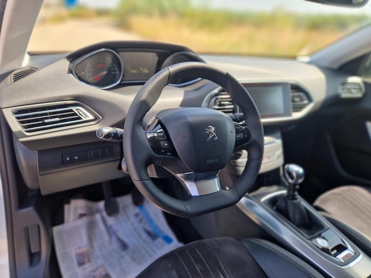 Peugeot 308 BlueHDi 120 S&S SW Allure