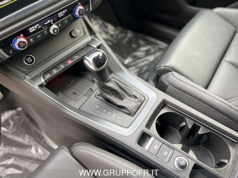 Audi Q3 SPB 35 TFSI Identity Black