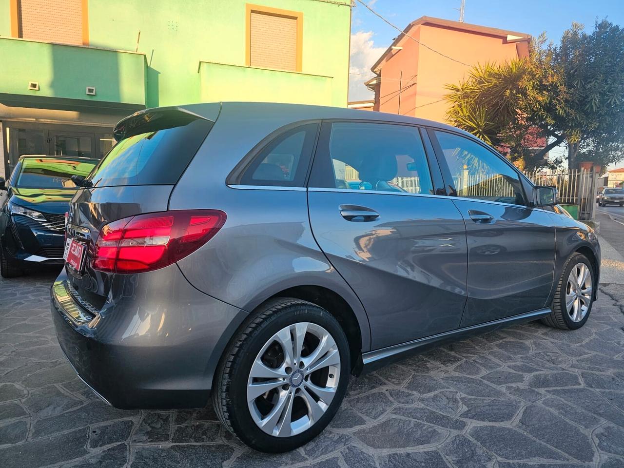Mercedes-benz B 180 d Premium