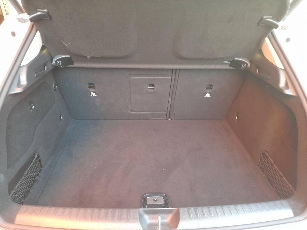 MERCEDES GLA 180 D SPORT