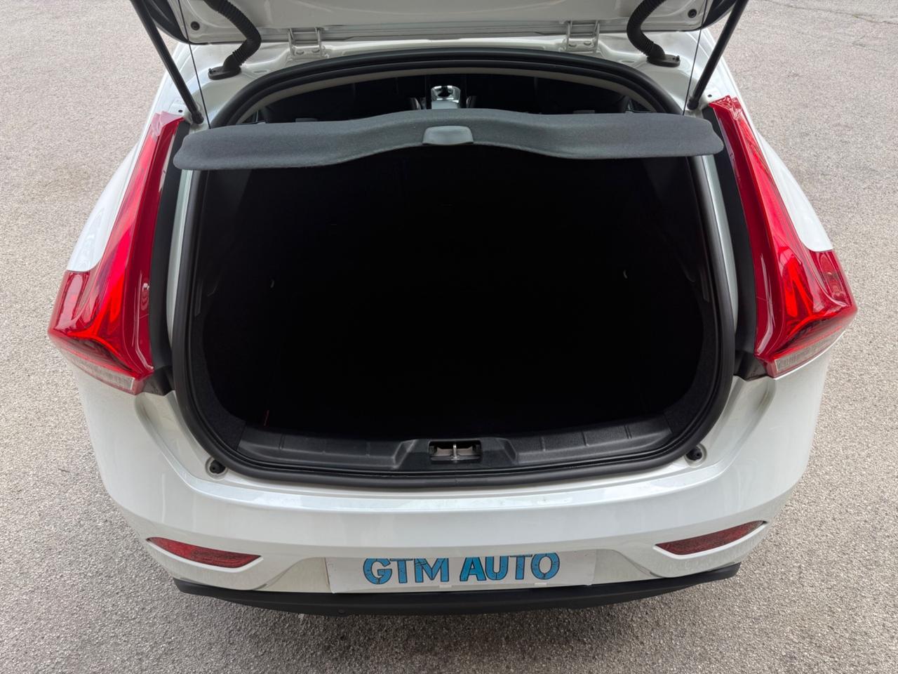 Volvo V40 D2 Ocean Race -1.6 Diesel