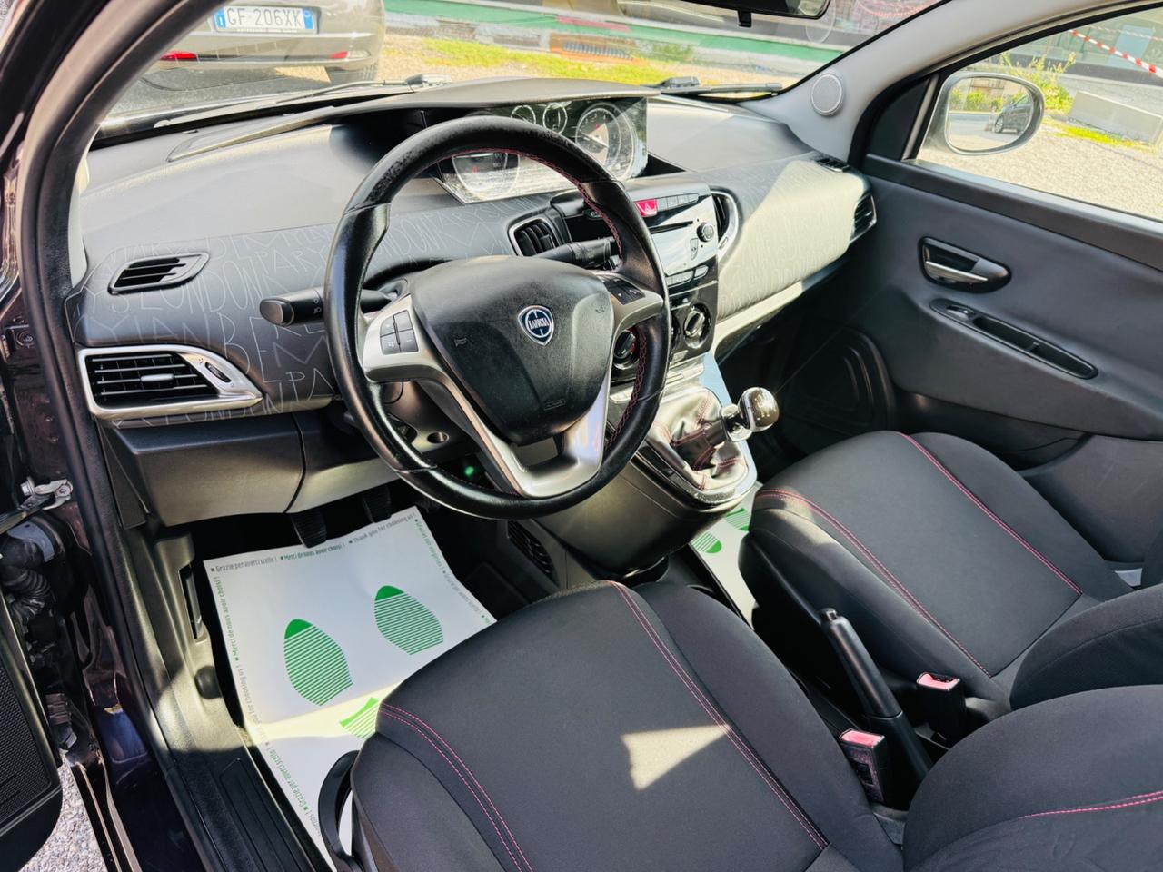 Lancia Ypsilon 0.9 TwinAir 85 CV 5 porte Metano Ecochic Elefantino